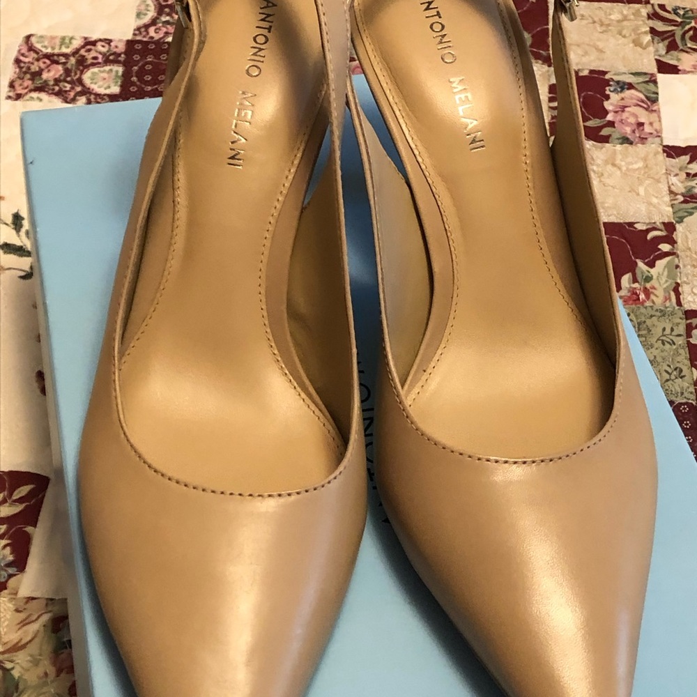 Antonio Melani Pumps